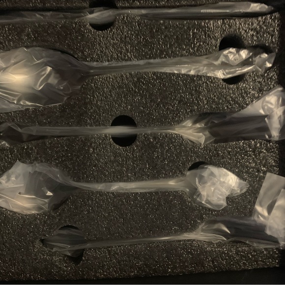 🐝🌟Hurry Limited time offer 🌟 🐝20pc Stainless Steel Cutlery Set!!🐝 - Picture 4 of 5